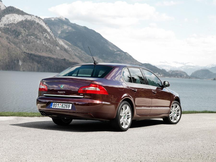  Skoda Superb 2008 года  (фото 32 из 131)